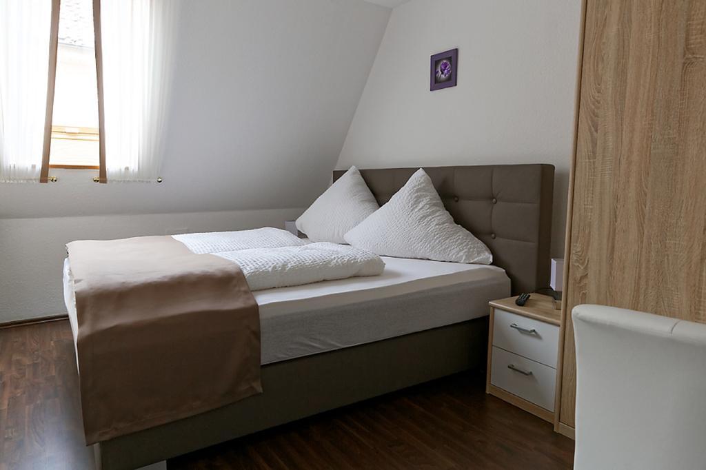 Hotel Huettl - Garni فورمز الغرفة الصورة